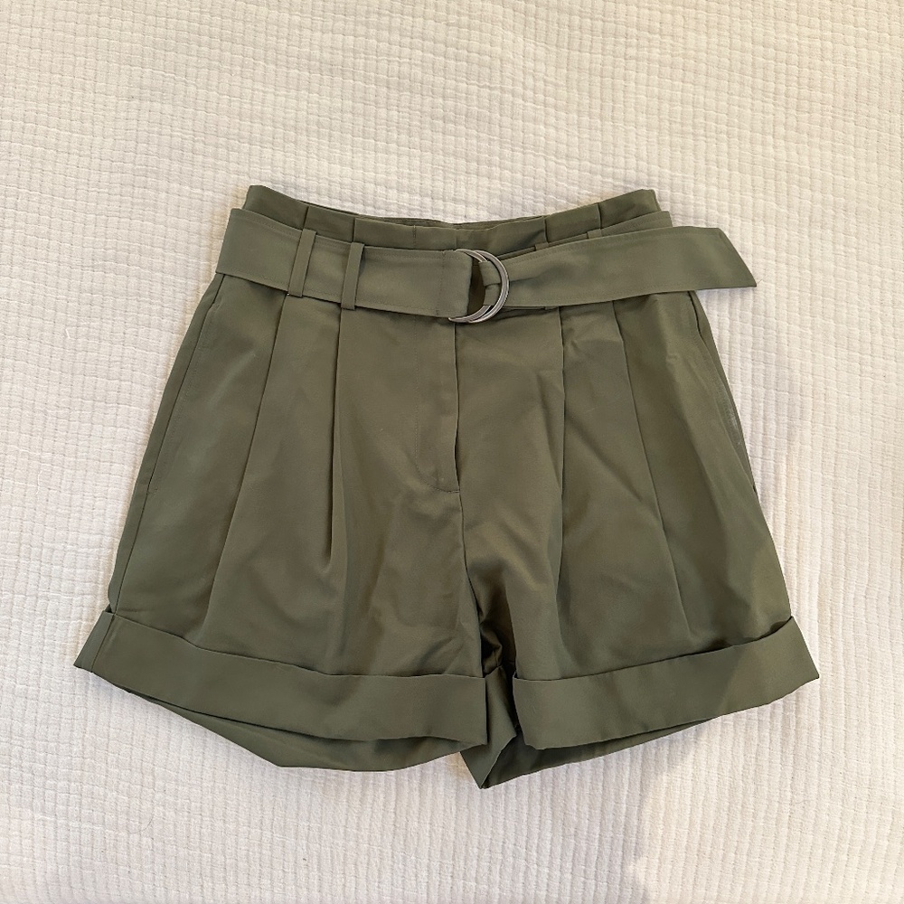 Elizabeth and James Green Dressy High Waist Belted Shorts Size 27 LIKE NEW